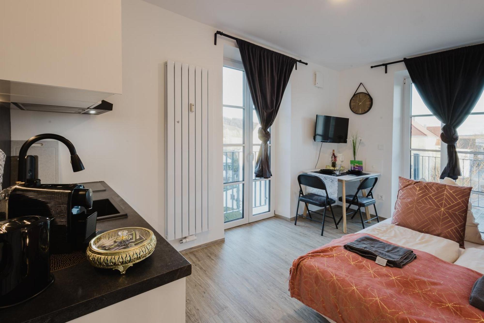 24-7 Living Room Passau - Cozy - Balcony - Kitchen Tiefenbach  Esterno foto